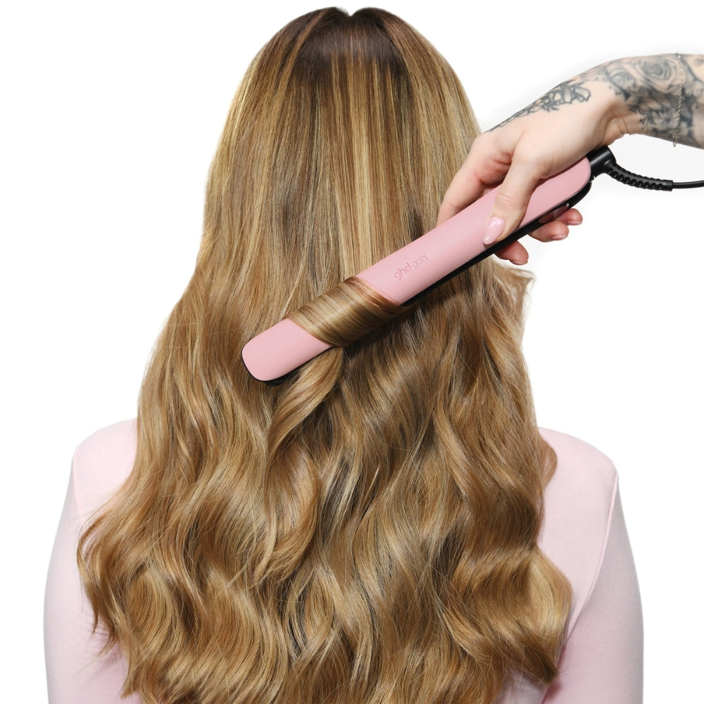 Ghd Gold Hair Straightener in Dusted Pink